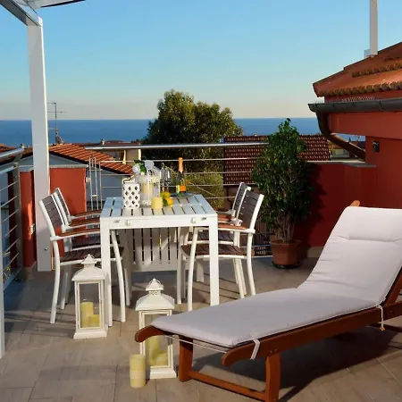 House With 2 Bedrooms In With Wonderful Sea View Terrace And Wifi لوانو